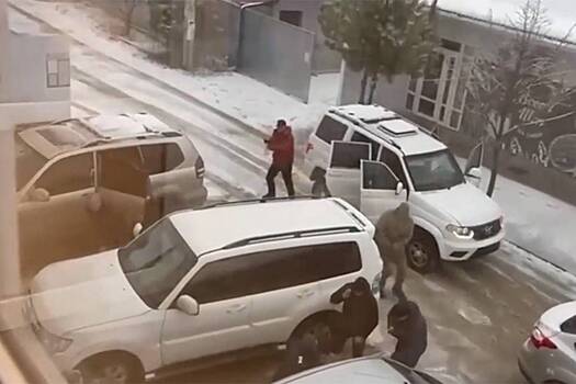 Задержание готовившего двойную расправу россиянина показали на видео