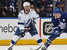 Брейден Пойнт стал третьим игроком в истории «Тампы», забившим 50+ голов за сезон