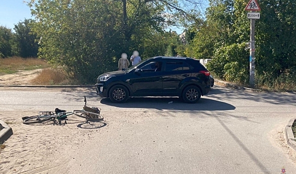 В Волгограде на дороге сбили 82-летнего велосипедиста