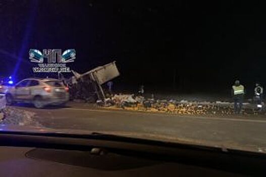 В Челябинской области в Рождество произошло ДТП с авто, груженным цитрусами