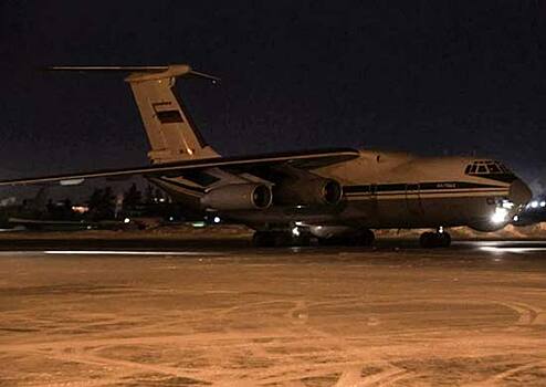 Самолет военно-транспортной авиации ВКС России доставил с аэродрома Алматы в Екатеринбург 14 представителей российской юношеской спортивной команды