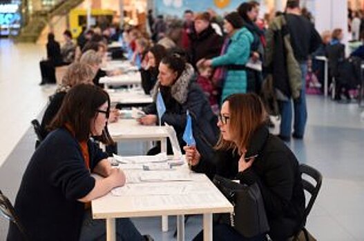 На переобучение молодых мам и пожилых людей направили более 7 млрд рублей