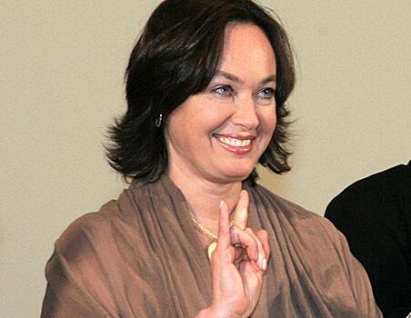 Гузеева показала черно-белое фото 19-летней дочери