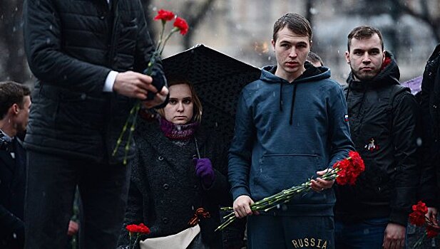 Медведев выделил деньги на компенсации семьям погибших и пострадавшим от теракта