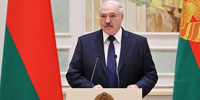 Лукашенко поздравил Россию с успехом в прекращении боев в Карабахе