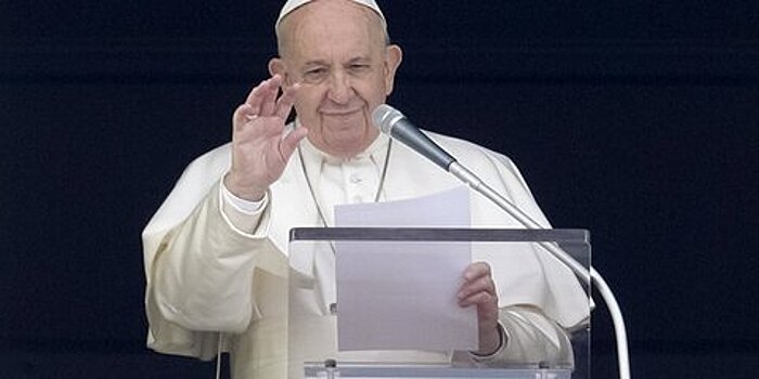 Папа римский назвал секс божественным удовольствием