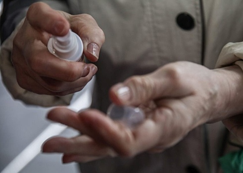 Оперштаб Волгоградской области отменил ношение перчаток