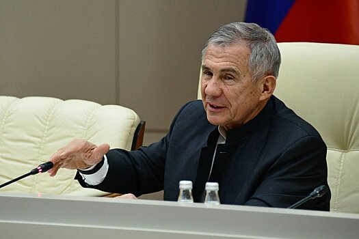 Рустам Минниханов поручил усилить контроль за уборкой снега УК и собственниками