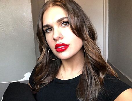 Дерзкий взгляд и завидные формы: Джейми Фокс променял Кэти Холмс на 26-летнюю модель с крепким тылом