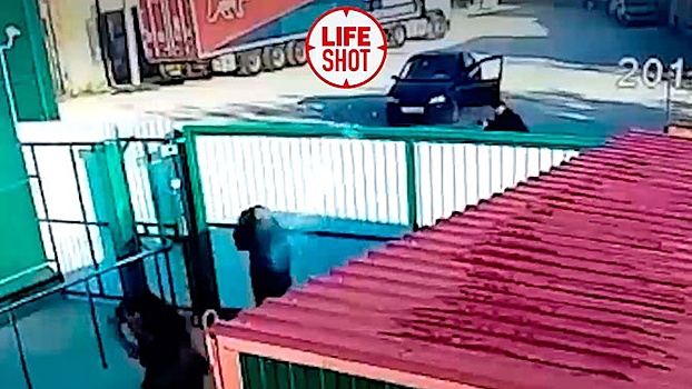 Появилось видео момента начала стрельбы на кубанском заводе