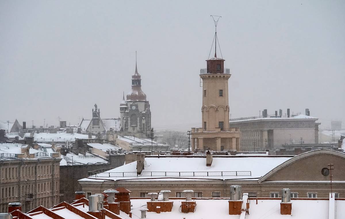 В Петербурге обнаружили подъезд среди парадных
