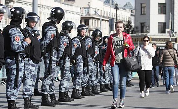 Разгонять оппозицию придется до 50: Кремль отблагодарит полицию пенсионной реформой