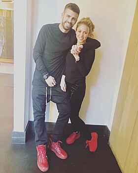 Певица Шакира поделилась архивным снимком возлюбленного с их младшим сыном