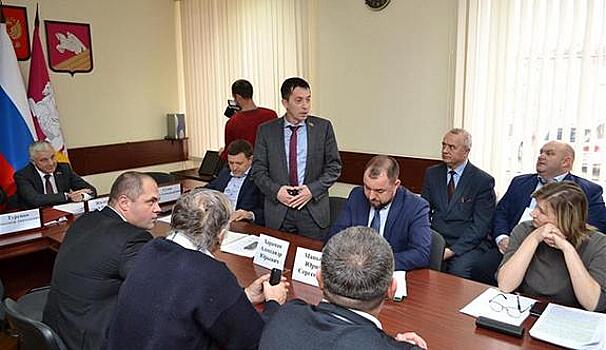 Депутаты ЗСК держат на контроле решение вопросов, волнующих кущевцев