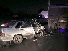 В Кирове пьяный бесправник на ВАЗе въехал в КамАЗ