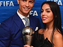 Подруга Роналду подписала контракт с модельным агентством