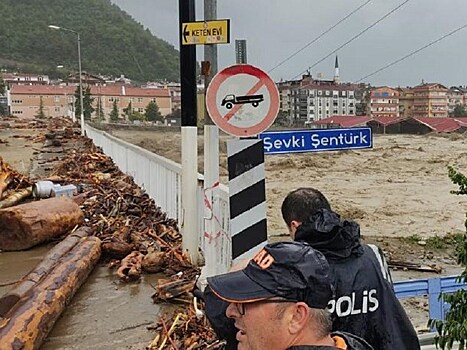Жертвами наводнений в Турции стали 77 человек