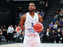 Джордан Лойд пропустит матч «Анадолу Эфеса» против «Виллербана» из-за травмы спины