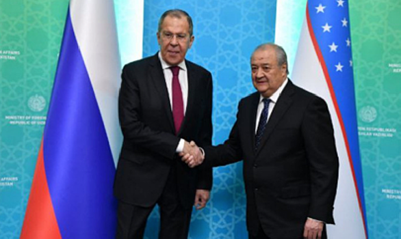 Главы МИД России и Узбекистана поздравили друг друга с юбилеем установления дипотношений