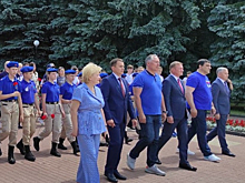 В Курске Всероссийский Олимпийский день начался с возложения цветов на Мемориале павших