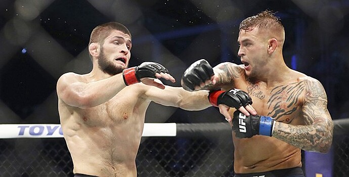 Зажигательно: Хабиба встретили танцами в Махачкале