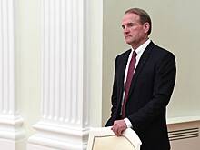 Часы Медведчука с изображением Оксаны Марченко продали за полмиллиона гривен