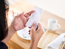 Юрист Хаминский назвал способ заставить рестораторов выдавать чеки вместо счета