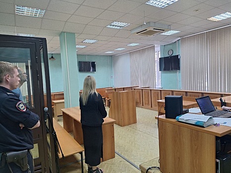 Суд продлил содержание под стражей экс-главврача онкодиспансера в Удмуртии