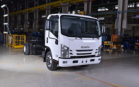 ISUZU оборудовала малотоннажные грузовики ELF роботизированной коробкой передач