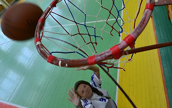 Открытый турнир по баскетболу среди девушек организуют в школе Десеновского