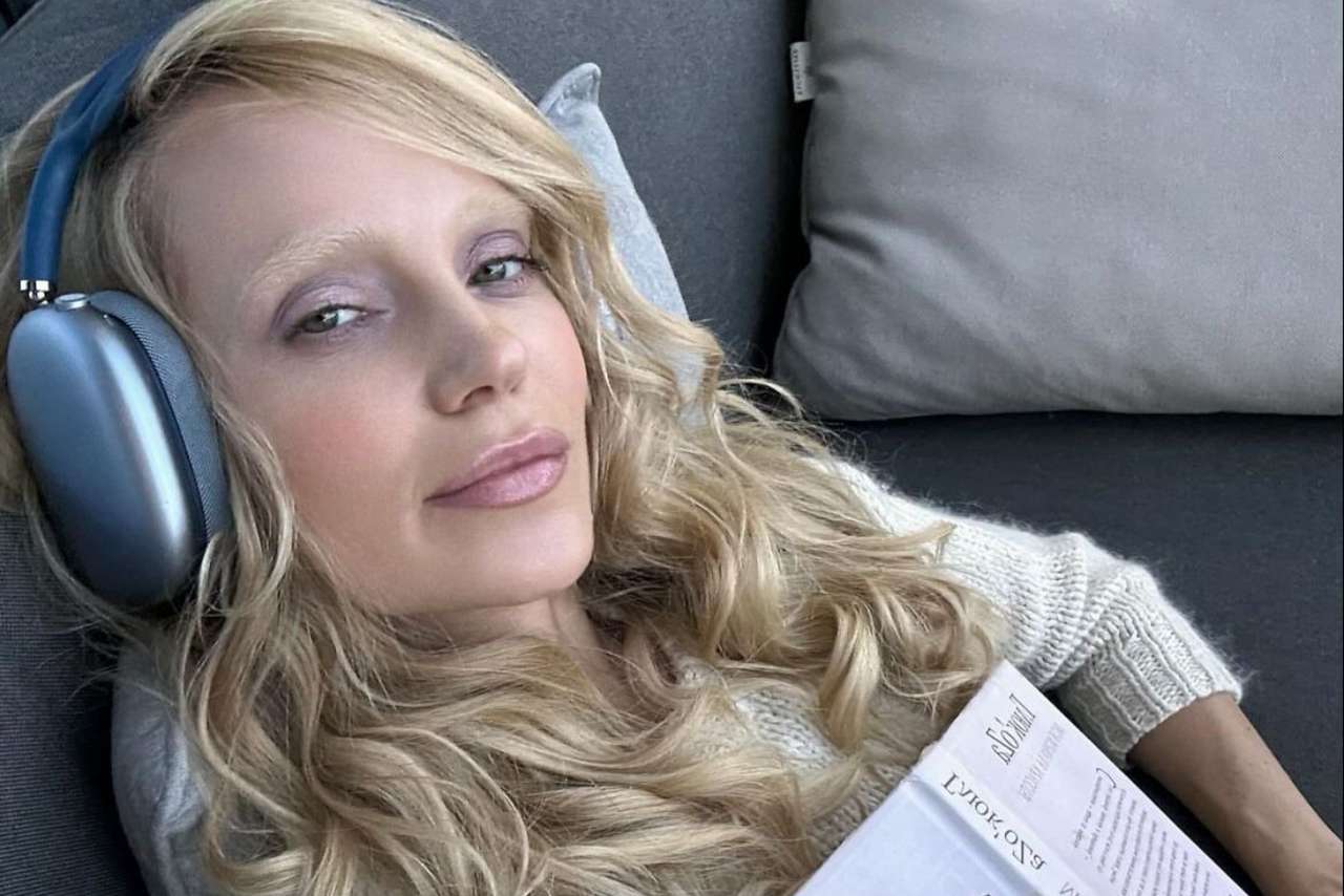 ГлюкoZа разозлилась на группу SEREBRO, перепевшую ее песню