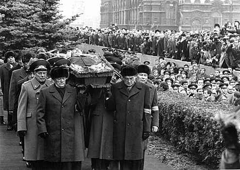 Похороны Леонида Брежнева: как это было