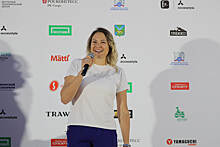 Известная теннисистка открыла забег в поддержку программы Президента России по сохранению камчатского кречета в рамках ВЭФ