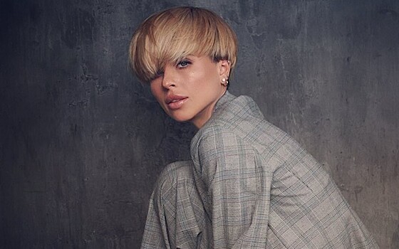 Прилучный и Карпович показали нежные чувства, закружившись в медленном танце