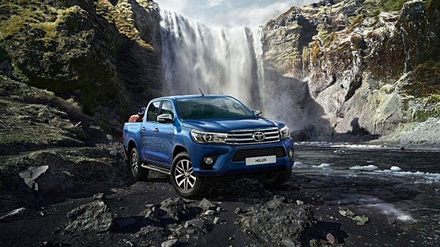 Пикап Toyota Hilux стал дороже в России