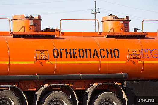 Челябинский завод увеличит выпуск приборов для контроля производства бензина