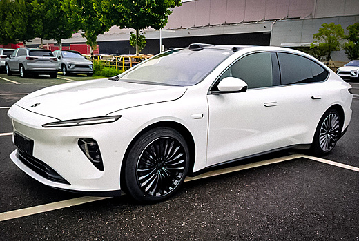 Китайского «убийцу» Tesla с запасом хода 1000 километров впервые засняли вживую