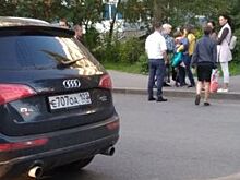 В Уфе Audi Q7 сбил девочку на остановке