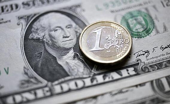 Курс валют на завтра: доллар и евро станут дороже
