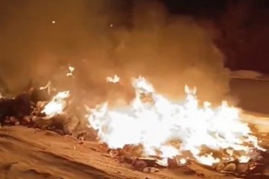 Взрыв газа из-за горящего мусоровоза удалось предотвратить в Новосибирске