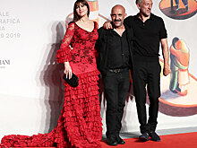 Lady in red: Моника Белуччи и Венсан Кассель на премьере обновленной "Необратимости"