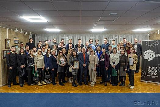 В префектуре Зеленограда наградили юных парламентариев