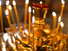 Суд назначил наказание подростку, прикурившему от свечи в храме