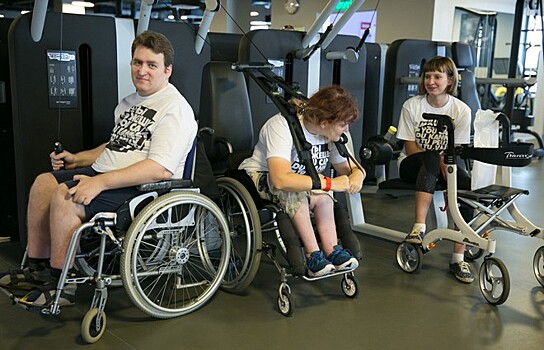 Впервые в РФ инвалиды получили бесплатные абонементы для занятий фитнесом