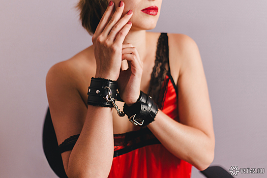 Муж проехал 15 километров на крыше автомобиля неверной жены в Таиланде