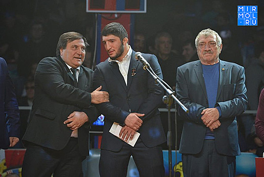 Абдулрашид Садулаев удостоен звания «Народный герой Дагестана»