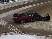 Появилось видео, как в Рыбинске автомобиль сбил пенсионеров