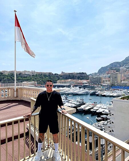 Самый продуктивный отпуск проводит защитник «Краснодара» Кристиан Рамирес. Он успел посетить Италию, Монако и Испанию
