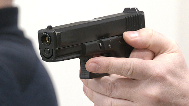 Ученик с пневматическим пистолетом напал на школу в Уфе