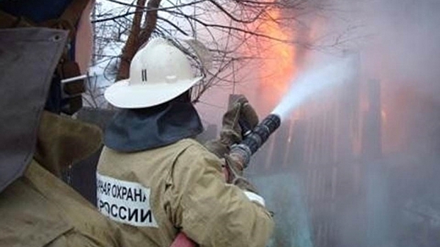 Пожар охватил гостевой дом «Адмирал» в Калининграде